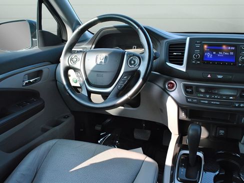 Used 2017 Honda Ridgeline RTL image 12