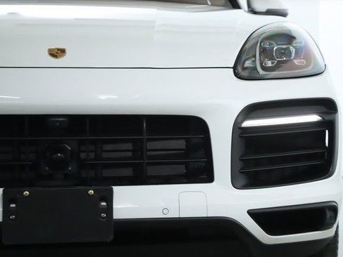 Used 2021 Porsche Cayenne Coupe image 7