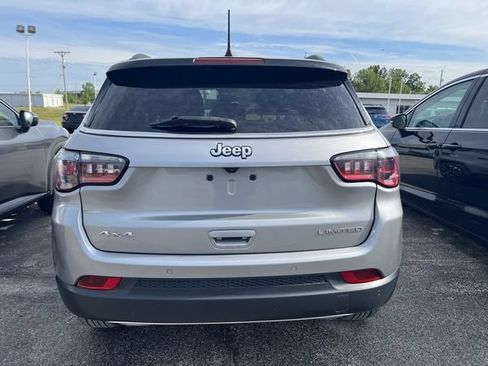 Used 2023 Jeep Compass Limited AWD/4WD image 2