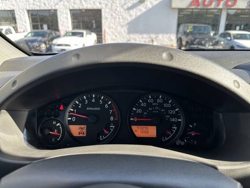 Used 2013 Nissan Frontier SV AWD/4WD image 18