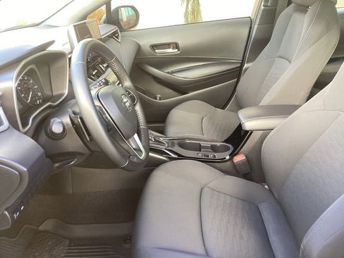 Used 2025 Toyota Corolla SE w/ SE Package image 3