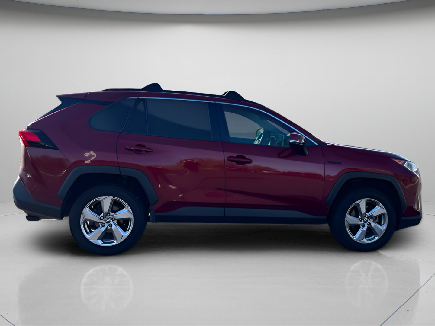 Used 2021 Toyota RAV4 XLE Premium AWD/4WD image 4