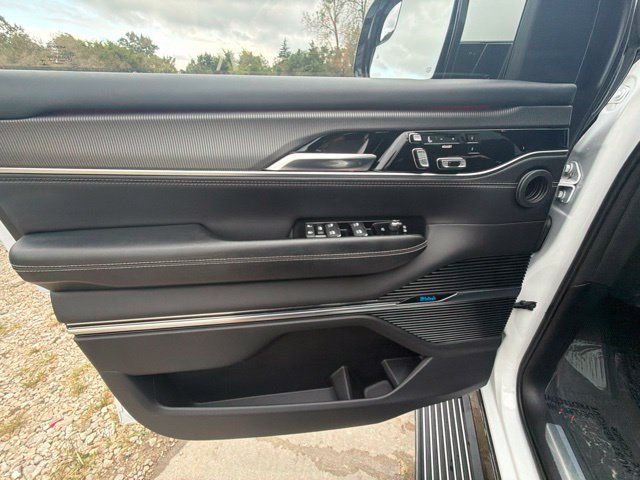 Used 2022 Jeep Grand Wagoneer Series II w/ Quick Order Packagew 28T AWD/4WD image 19
