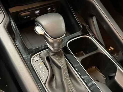 Used 2024 Kia Telluride S image 17