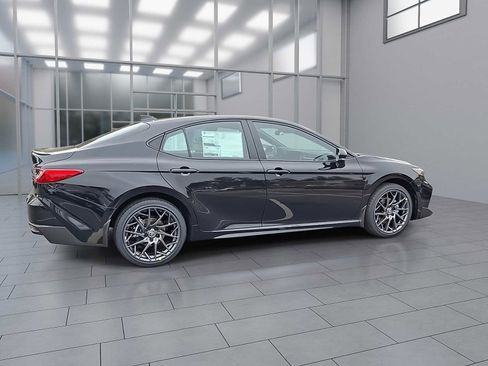 New 2026 Toyota Camry SE image 7