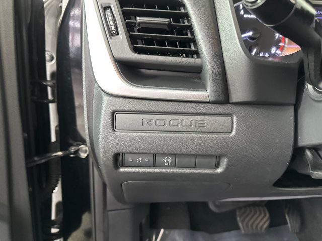 Used 2024 Nissan Rogue S AWD/4WD image 15