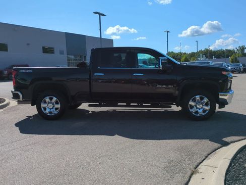 Used 2020 Chevrolet Silverado 2500 LTZ w/ LTZ Premium Package image 9