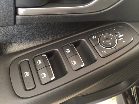 Used 2025 Hyundai Sonata SE FWD image 27