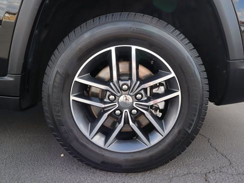 Used 2023 Jeep Grand Cherokee L Limited image 33