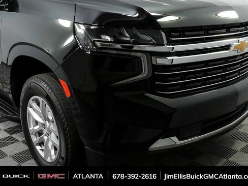 Used 2022 Chevrolet Suburban LT w/ Luxury Package image 39
