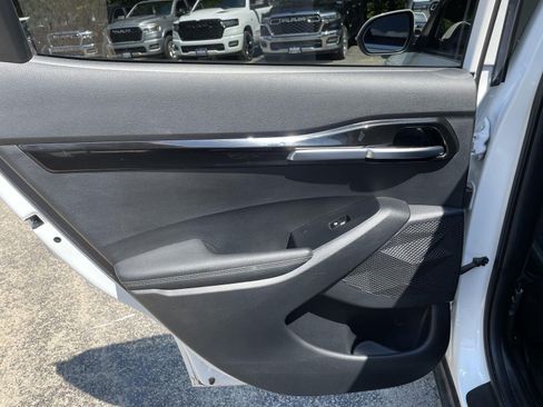 Used 2024 Kia Seltos S FWD image 41