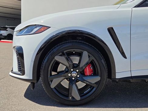 Used 2025 Jaguar F-PACE SVR image 9