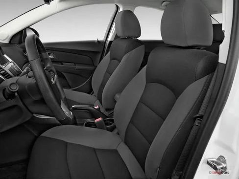 Used 2015 Chevrolet Cruze LT FWD image 10