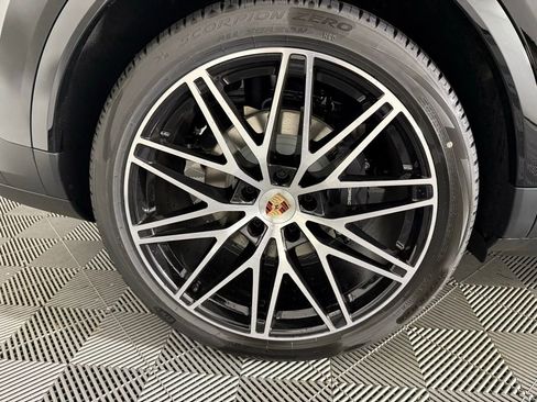 New 2026 Porsche Cayenne Coupe image 13