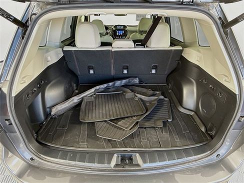 Used 2023 Subaru Forester Limited image 27