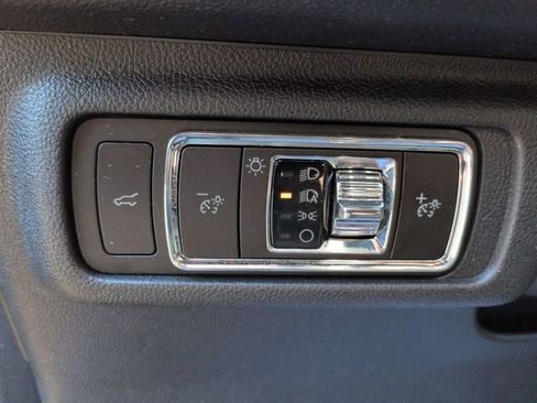 Used 2024 Lincoln Corsair Premiere w/ Equipment Group 101A image 12