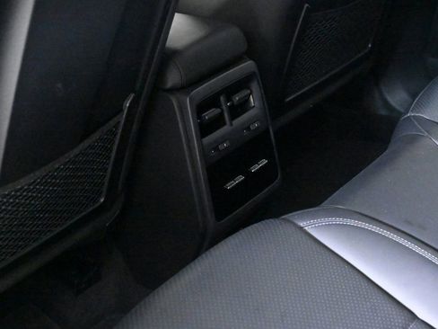 Certified 2025 Porsche Macan 4 Electric image 20