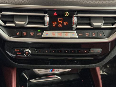 Used 2025 BMW X4 M40i image 21