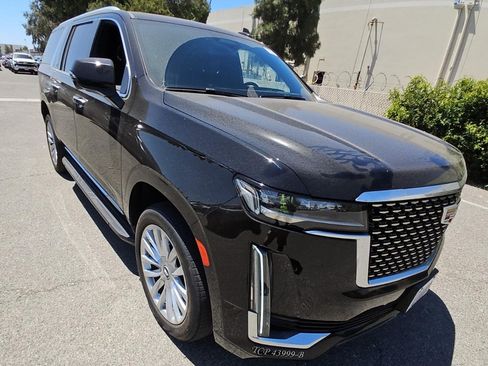 Used 2024 Cadillac Escalade ESV Luxury RWD image 7