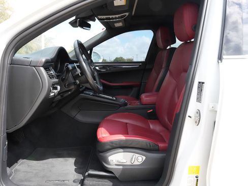 Used 2024 Porsche Macan GTS AWD/4WD image 18