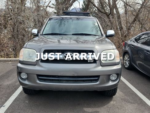 Used 2007 Toyota Sequoia Limited image 2