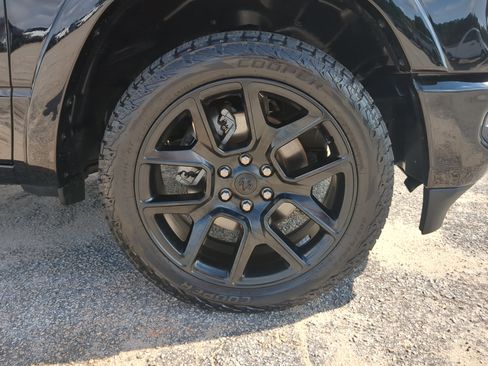 Used 2022 RAM 1500 Laramie AWD/4WD image 9