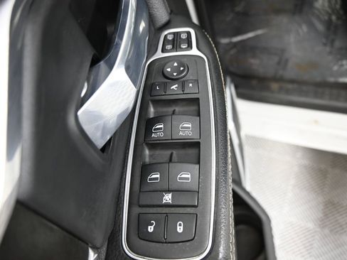 Used 2024 RAM 2500 Laramie AWD/4WD image 19