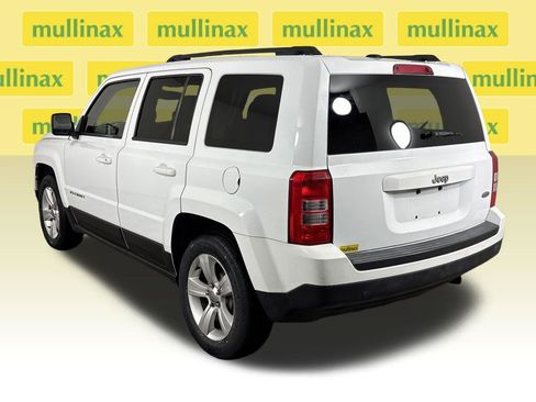 Used 2014 Jeep Patriot Latitude FWD image 11
