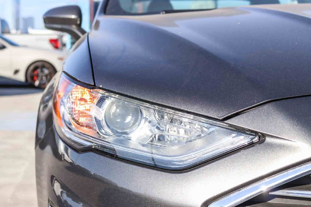 Certified 2020 Ford Fusion SE FWD image 5
