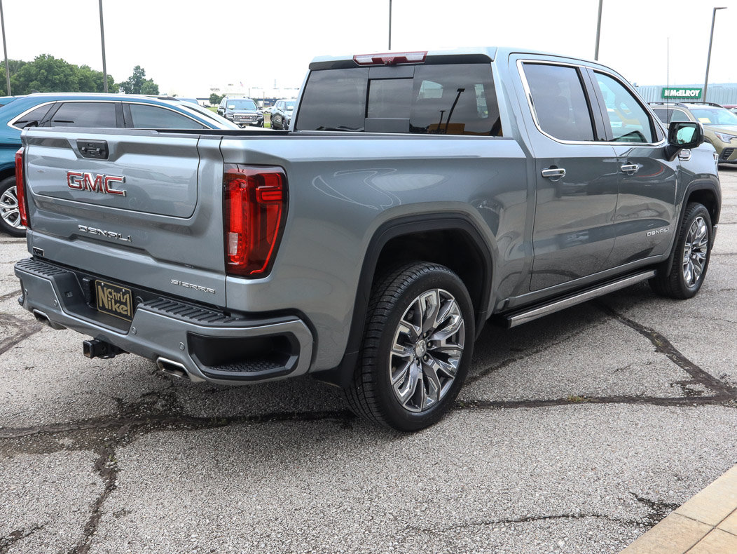 Used 2023 GMC Sierra 1500 Denali w/ Denali Reserve Package AWD/4WD image 4