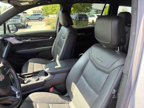 Used 2023 Cadillac XT6 Premium Luxury w/ Technology Package FWD image 22