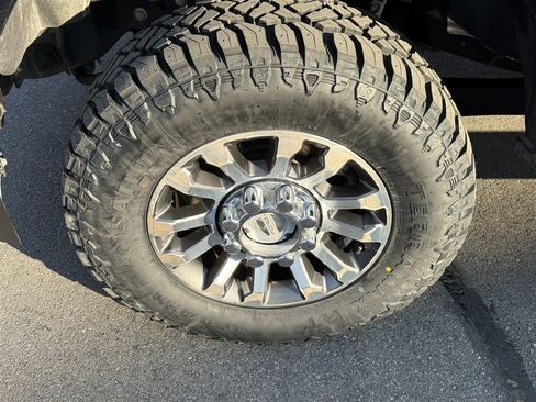 Used 2020 Ford F350 Lariat w/ Lariat Value Package image 51