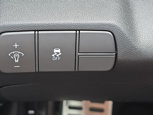 Certified 2025 Hyundai Elantra Sport FWD image 27