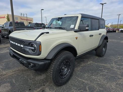 New 2025 Ford Bronco Badlands image 1