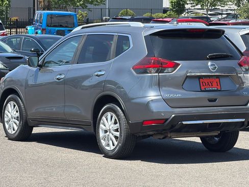 Used 2020 Nissan Rogue SV FWD image 8