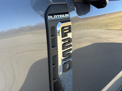 Used 2024 Ford F250 Platinum AWD/4WD image 9