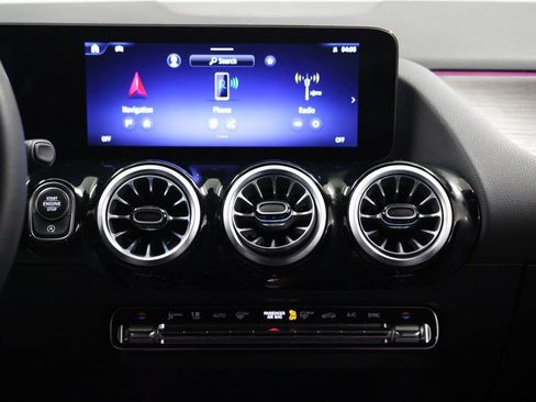 Certified 2025 Mercedes-Benz GLA 250 4MATIC image 15