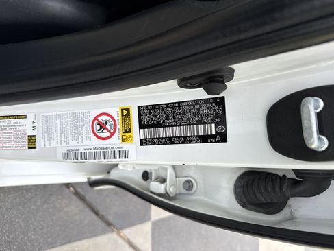 Used 2015 Lexus CT 200h w/ Navigation Package image 37