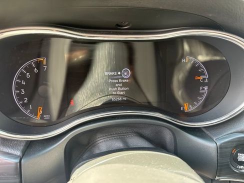 Used 2020 Jeep Grand Cherokee Limited w/ Premium Lighting Group AWD/4WD image 5