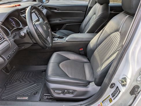 Used 2018 Toyota Camry SE image 14