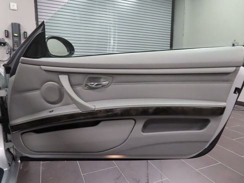 Used 2009 BMW 328i Convertible image 11