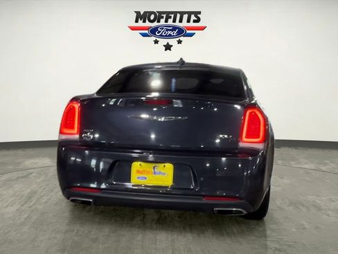 Used 2017 Chrysler 300 S w/ 300S Premium Group AWD/4WD image 4