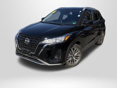 Used 2023 Nissan Kicks SV