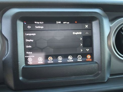 Used 2023 Jeep Wrangler Sport S image 28