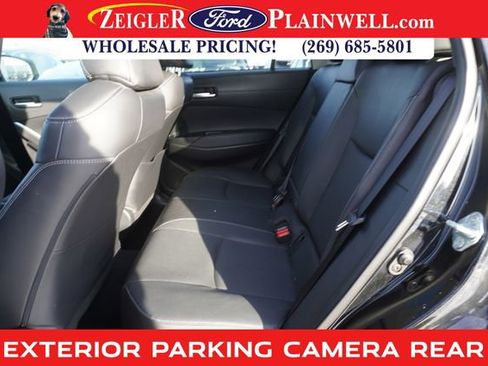Used 2023 Toyota Corolla Cross XLE w/ Convenience Package image 8