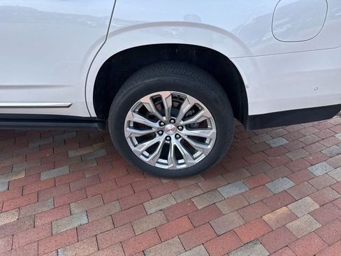 Used 2024 GMC Yukon Denali w/ Denali Reserve Package image 6