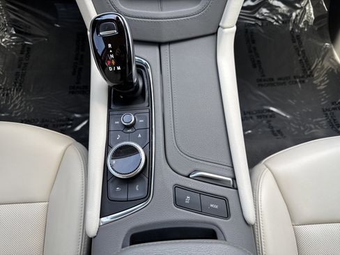 Used 2022 Cadillac XT6 Premium Luxury w/ Technology Package AWD/4WD image 9