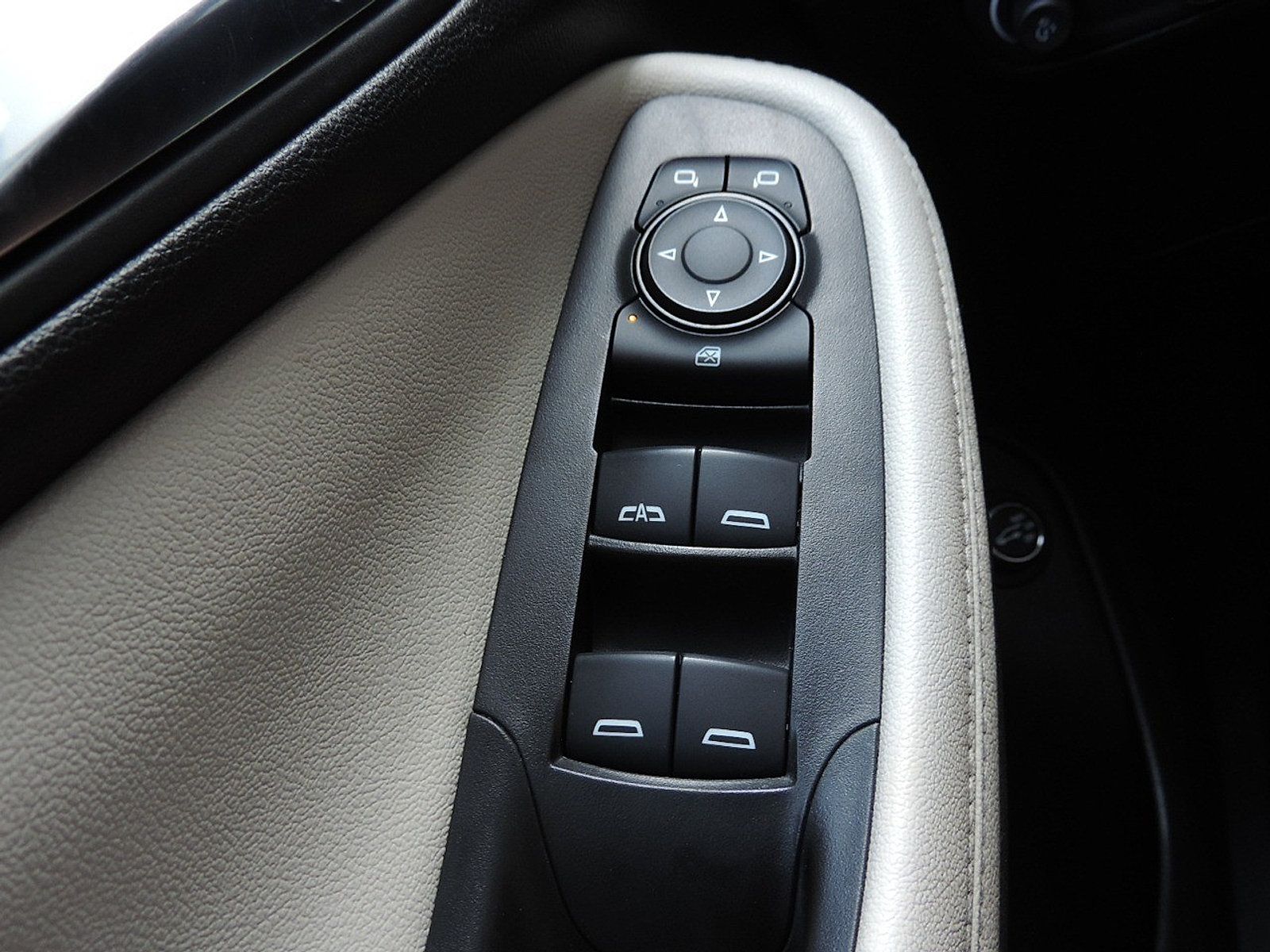 Used 2023 Buick Encore GX Select FWD image 21