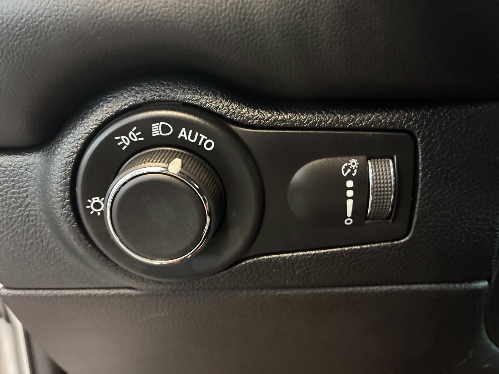Used 2024 Dodge Durango R/T AWD/4WD image 20