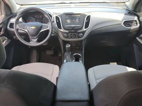 Used 2018 Chevrolet Equinox LS FWD image 16